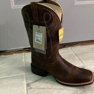 Ariat women’s cowgirl boots
